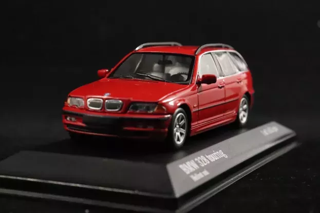 Minichamps Bmw 3-series 328i Touring 1999 1:43 431028312
