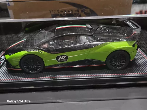 MR Models Lamborghini Huracan Sto Sc 10th Anniversario N 10 2023 Con Vetrina With Showcase 1:18 LAMBO044SC