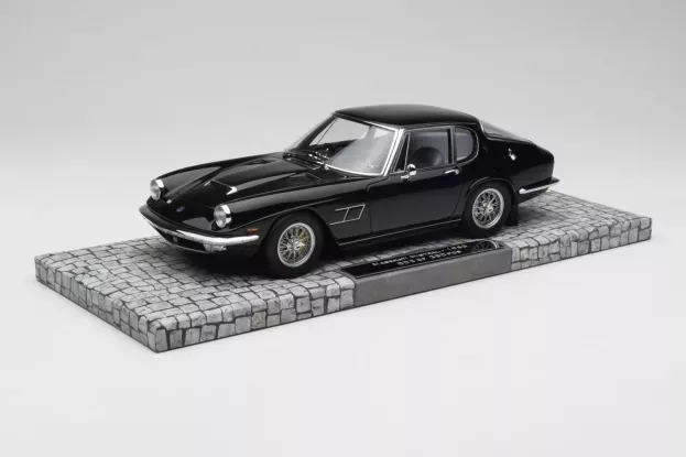 Minichamps Maserati Mistral Coupe 1963 1:18 107123421