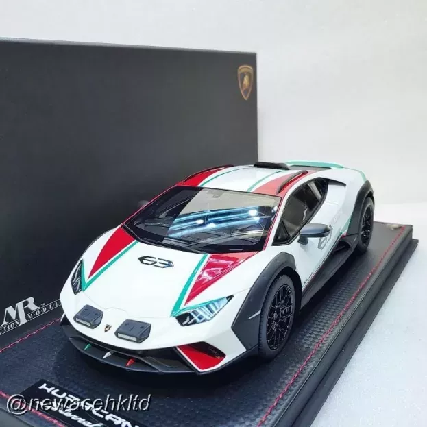 MR Models Lamborghini Huracan Sterrato N 63 Italian Livery 2022 Con Vetrina With Showcase 1:18 LAMBO057SE
