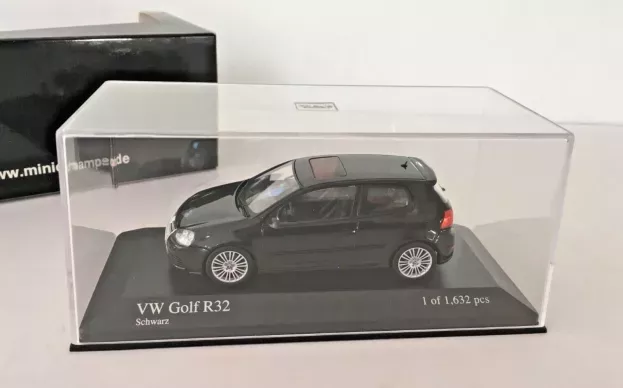 Minichamps Volkswagen Golf R32 2005 1:43 400054501