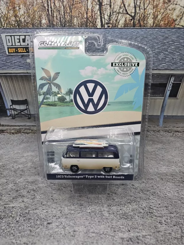 Greenlight Volkswagen T2 Minibus With Surfboard 1973 1:64 29956