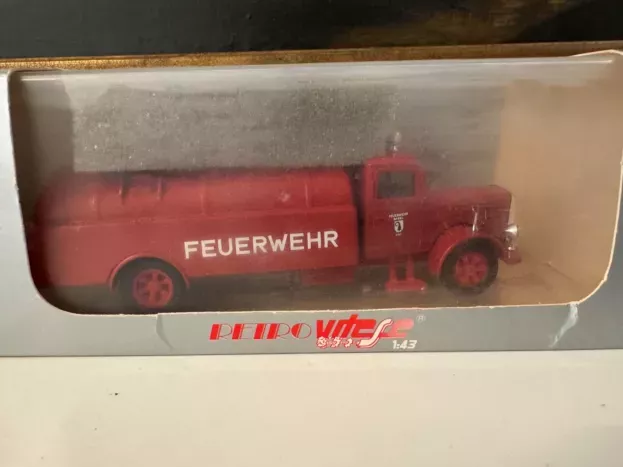 Vitesse Saurer S4c Feuerwehr Basel Tanker Truck Fire Engine vigili Del Fuoco 1952 1:43 218F