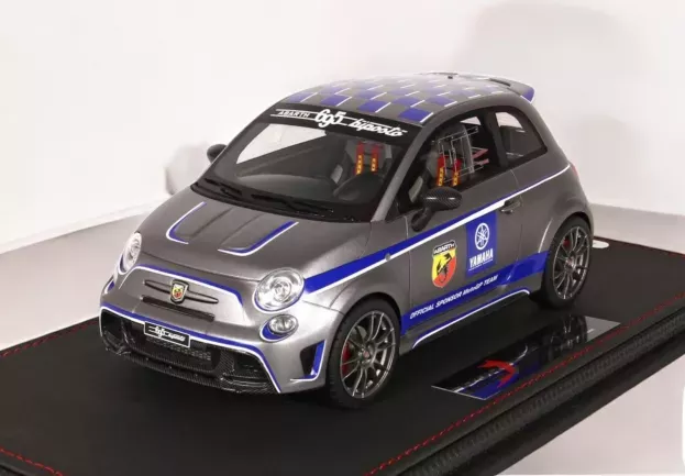 BBR Fiat Nuova 500 Abarth 695 Biposto Iaa Frankfurt 2015 1:18 BBRC1811V