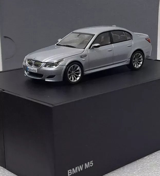 Kyosho Bmw 5-series M5 E60 2005 1:43 80420391744