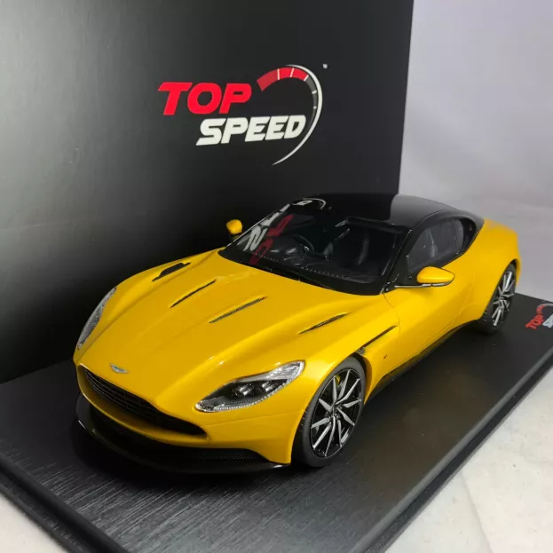 Truescale Aston Martin Db11 Coupe 2017 1:18 TS0123
