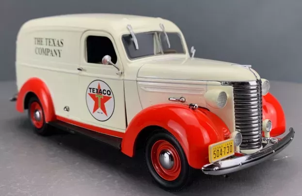 Greenlight Chevrolet Panel Van Truck Texaco 1939 1:24 18238