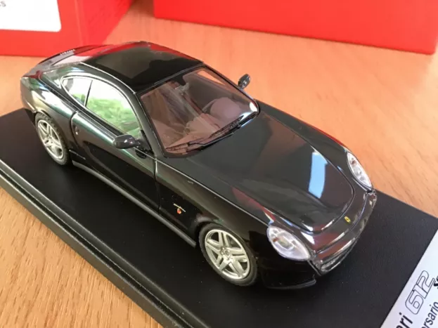 Looksmart Ferrari 612 Scaglietti 2004 60th Anniversary 1:43 LS296