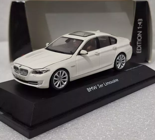 Schuco Bmw 5-series 550i f10 2010 1:43 7203