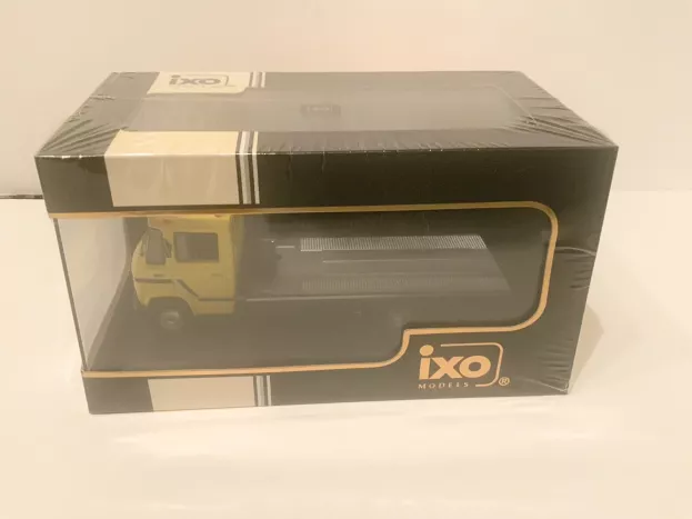 IXO Models Mercedes L608d Truck Carro Attrezzi 1980 Wrecker Road Service 1:43 CLC209