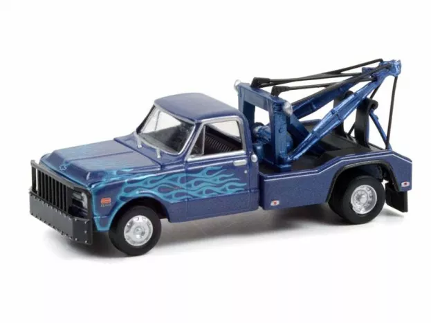 Greenlight Chevrolet C-30 Dually Truck 1969 Carro Attrezzi Wrecker Road Service 1:64 46080A