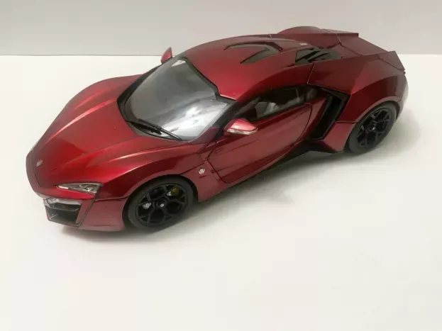 Schuco Lykan Hipersport 2014 1:18 0425