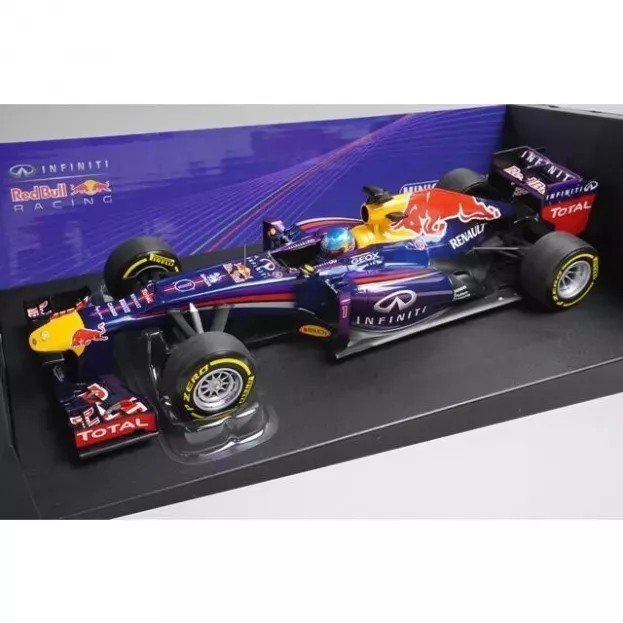 Minichamps Red Bull F1 Rb9 N 1 Race Version 2013 Sebastian Vettel World Champion 1:18 110130001