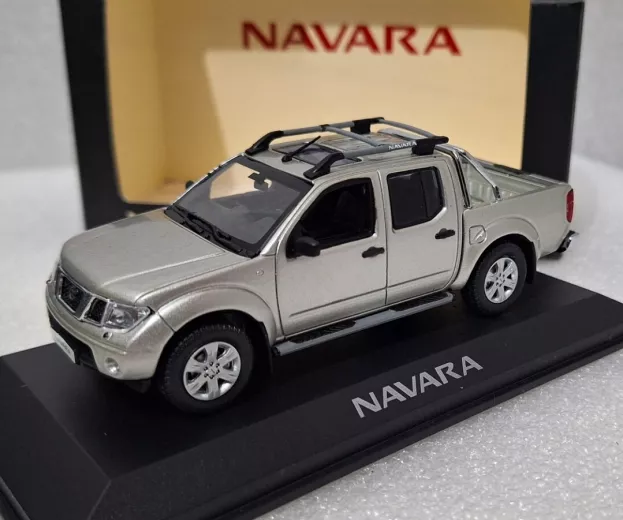 Norev Nissan Navara Pick-up 4x4 1:43 800240