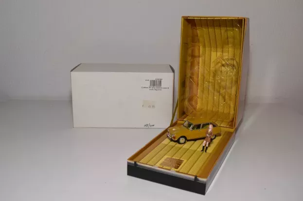 Norev Citroen 40 Years Ami 8 With Figures 1:43 153535