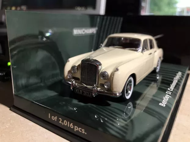 Minichamps Bentley Continental S1 Flying Spur 1956 1:43 436139551