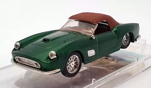 Vitesse Ferrari 250 Spider California Closed 1:43 143