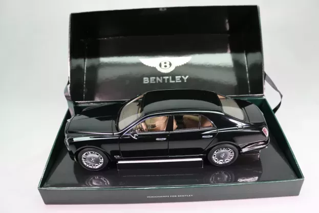 Minichamps Bentley Mulsanne 2010 1:18 100139900