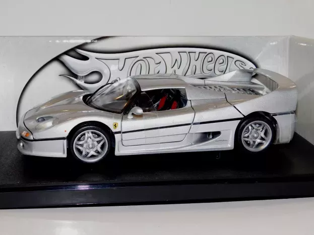 Hot Wheels Ferrari F50 1995 1:18 M1198
