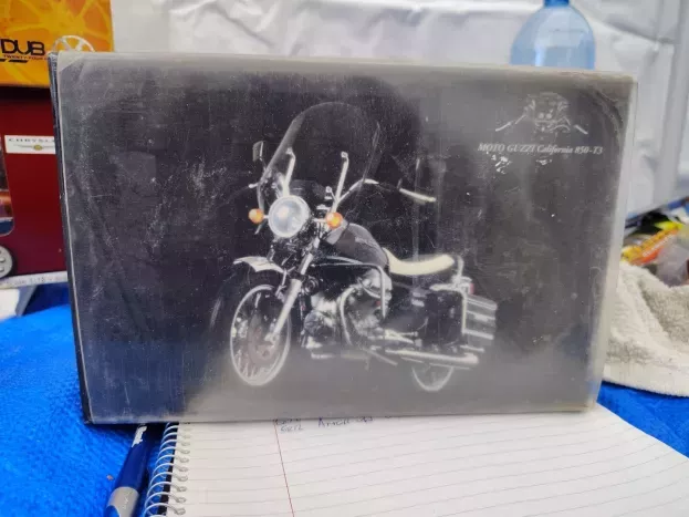Minichamps Moto Guzzi 850 T3 California 1971 1:12 122165100