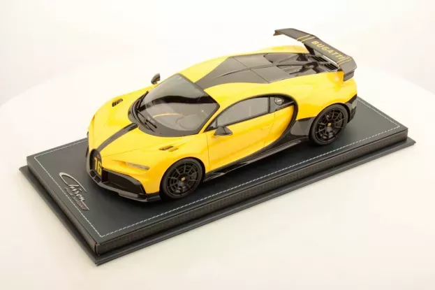 MR Models Bugatti Chiron Pur Sport N 16 2018 Con Vetrina With Showcase 1:18 BUG013D