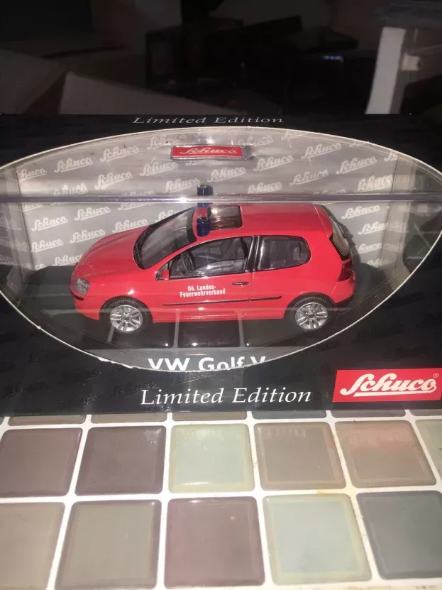 Schuco Volkswagen Golf V Fire Engine 1:43 04683