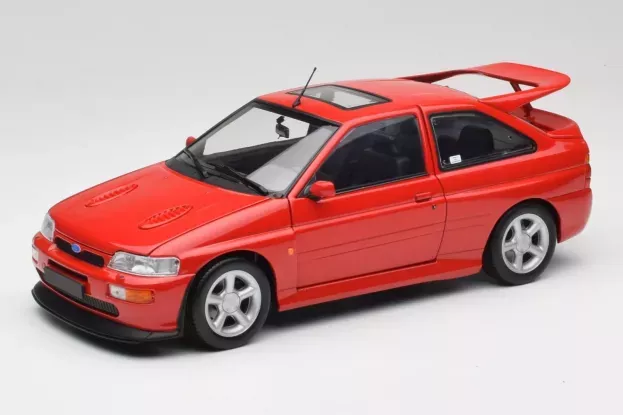 Minichamps Ford Escort Cosworth 1992 1:18 150089021