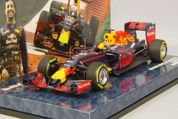 Minichamps Red Bull F1 Rb12 Tag Heuer N 3 Australian Gp 2016 With Figure Daniel Ricciardo 1:43 417160603