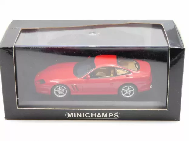 Minichamps Ferrari F550 Maranello 1996 1:43 430076020