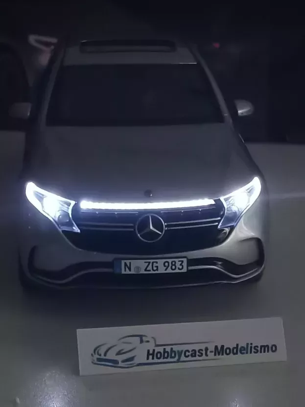 NZG Mercedes Eqc 400 n293 4matic 2019 1:18 LX98300055
