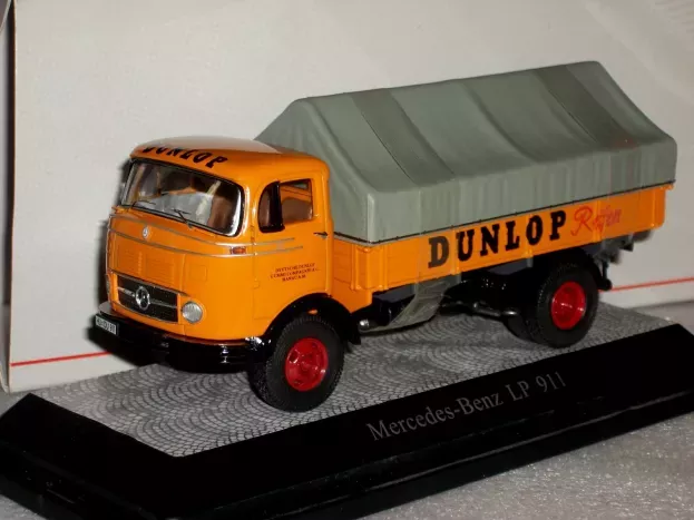 Premium Classixxs Mercedes Lp911 Truck Dunlop 1:43 12153