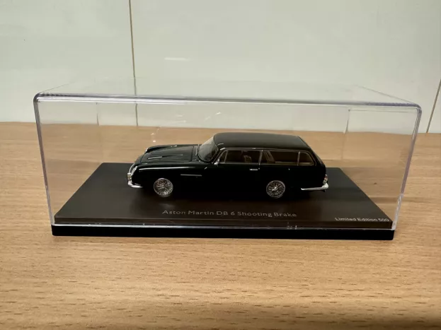 Schuco Aston Martin Db6 Shooting Brake 1969 1:43 09035
