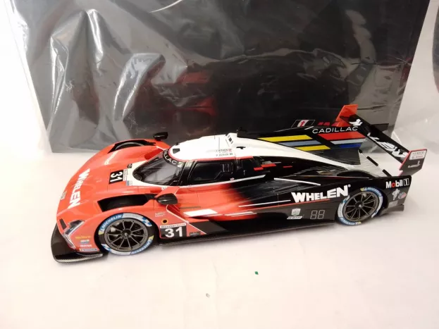 Truescale Cadillac V-lmdh 5.5l V8 Team Whelen Engineering Racing N 31 12h Sebring 2023 Jack Aitken Pipo Derani Alexander Sims 1:18 TS0494