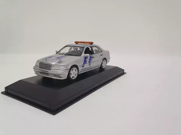 Minichamps Mercedes C-class Amg C36 F1 Medical Car 2003 1:43 430032166
