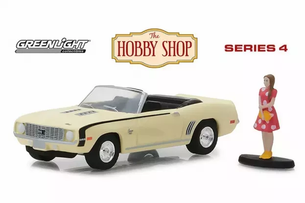 Greenlight Chevrolet Camaro Ss Cabriolet Open With Woman In Dress 1969 1:64 97040B