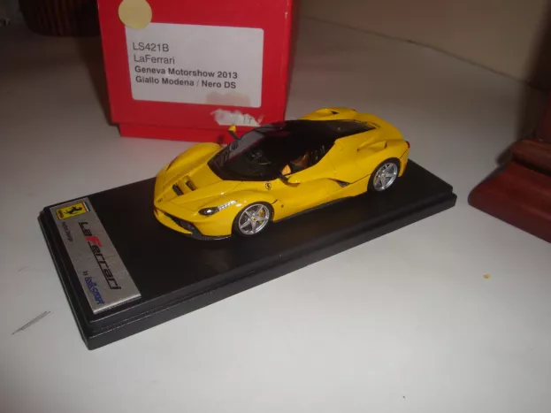 Looksmart Ferrari Laferrari 2013 1:43 LS421B