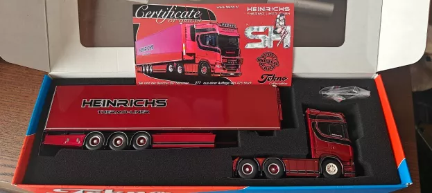 Tekno Scania Heinrichs Scania Next Gen Sleepas 3-assige Koeloplegger 1:50 85147