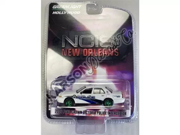 Greenlight Ford Crown Victoria New Orleans Police 2006 1:64 44990E