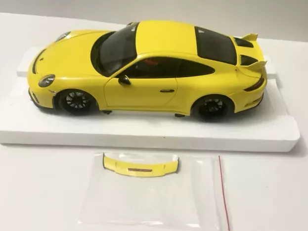 Minichamps Porsche 911 991-2 Gt3 Coupe 2018 1:18 WAX02100033