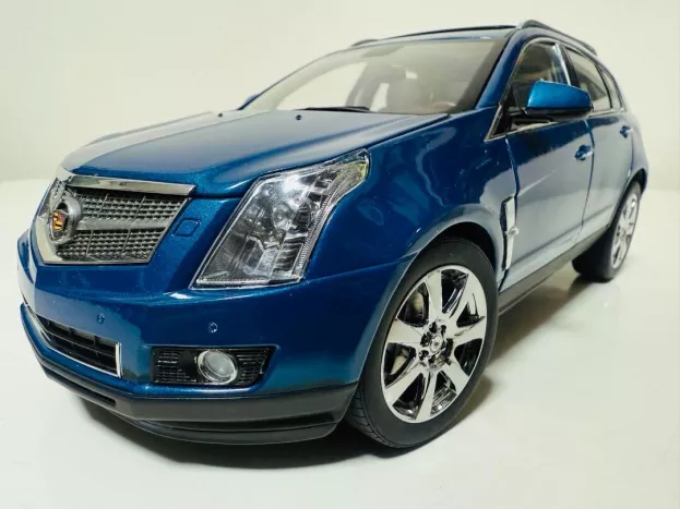 Kyosho Cadillac Srx Crossover 2010 1:18 G003BL