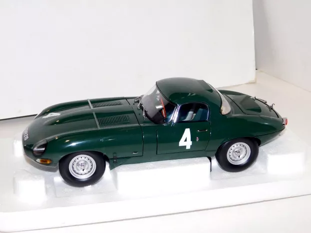 Paragon Jaguar E-type Lightweight Yvh210 N 4 Rhd P.sutcliffe 1:18 98342