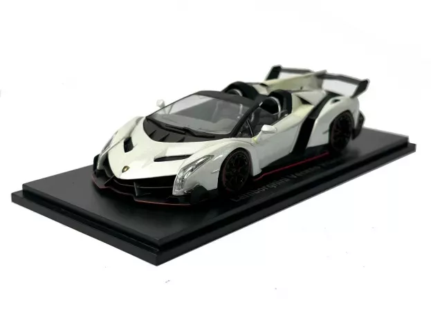 Kyosho Lamborghini Veneno Roadster Spider 2013 1:43 05572W