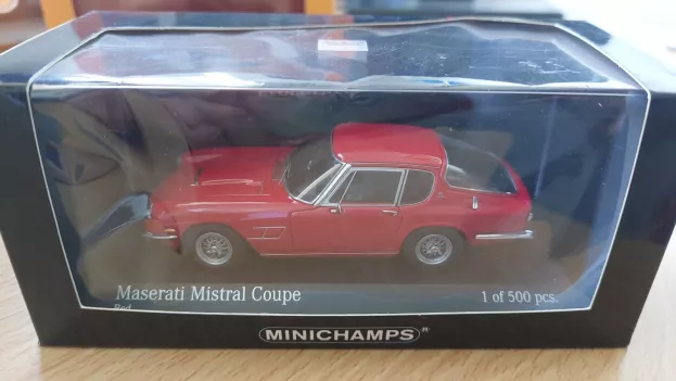 Minichamps Maserati Mistral Coupe 1963 1:43 437123424