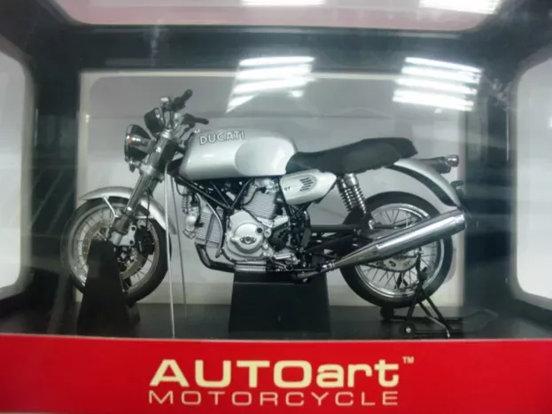 Autoart Ducati Gt 1000 2005 1:12 12547