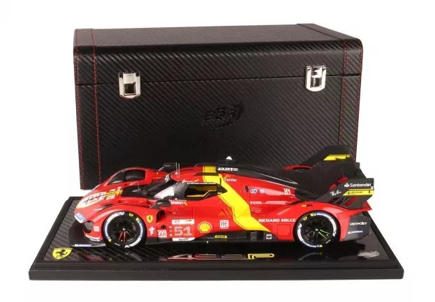 BBR Ferrari 499p 3.0l Turbo V6 Team Ferrari Af Corse N 51 Winner 24h Le Mans 2023 Alessandro Pier Guidi James Calado Antonio Giovinazzi Con Vetrina With Showcase Coffret Box 1:18 P18235-VET