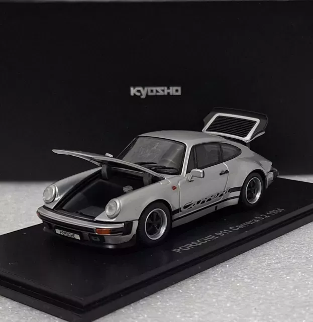 Kyosho Porsche 911 930 Carrera 3.2 1984 1:43 05522S