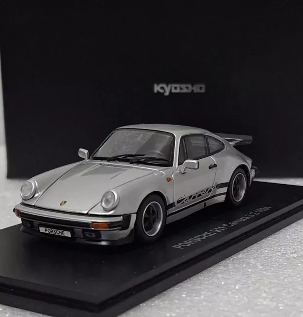 Kyosho Porsche 911 930 Carrera 3.2 1984 1:43 05522S