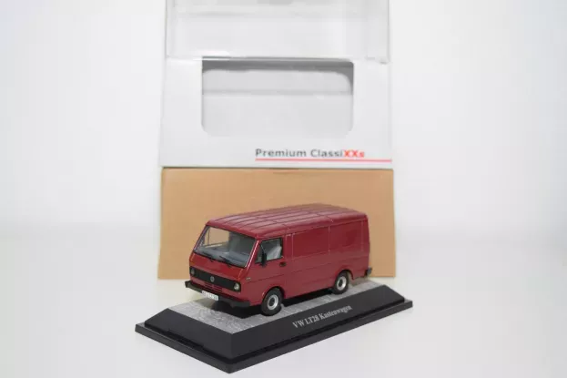 Premium Classixxs Volkswagen Lt28 Van 1975 1:43 13301