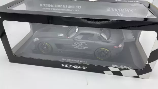 Minichamps Mercedes Sls Amg Gt3 45 Years Of Driving Performance 2011 1:18 151133100