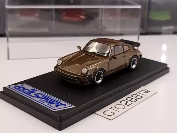 Looksmart Porsche 911 3.2 Coupe 1989 With Rear Wing 1:43 LS203B